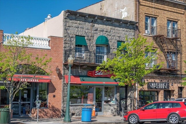 Building Photo - 319 Union Ave