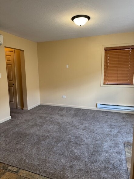 Living room - 125 N W Ave