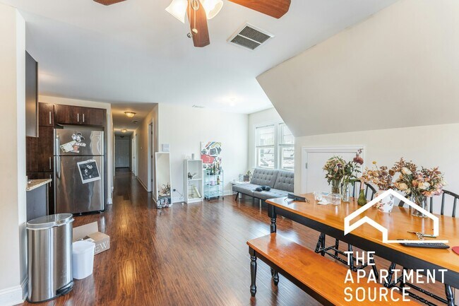 Building Photo - 3048 N Kimball Ave