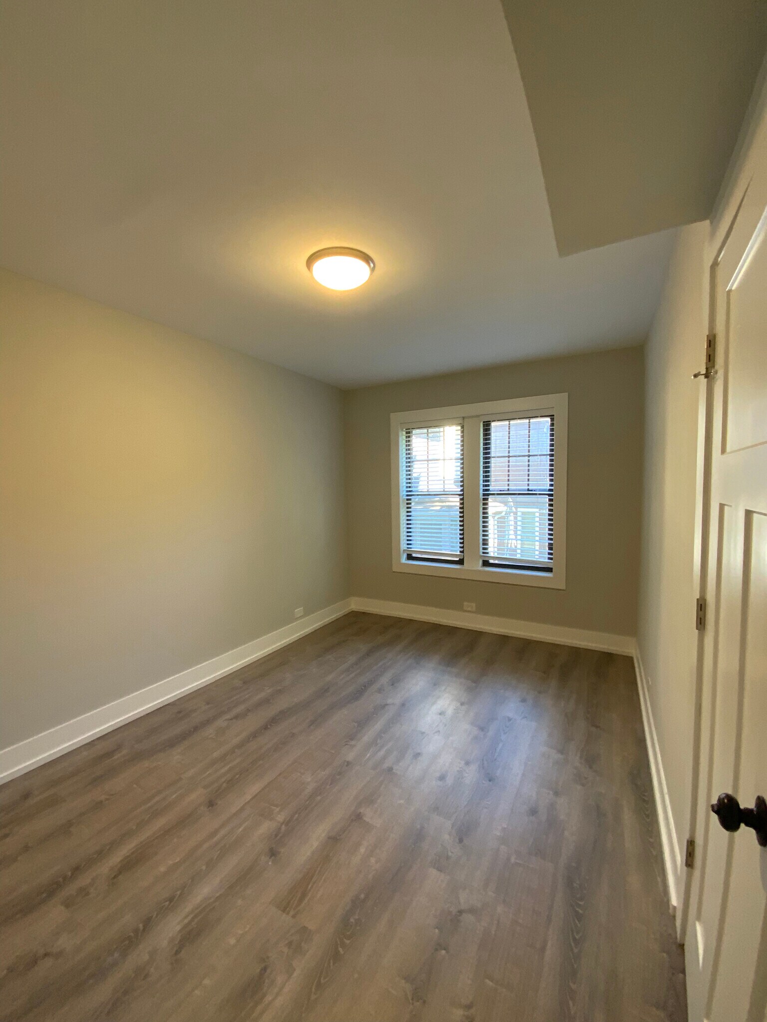 Building Photo - 1128 Maple Ave