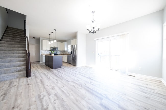 Building Photo - 2638 Vierling Dr E