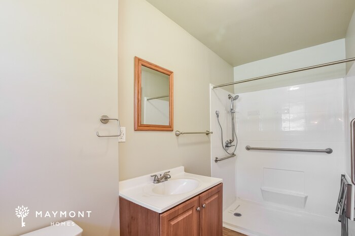 Building Photo - 7708 Saxon Dr SW