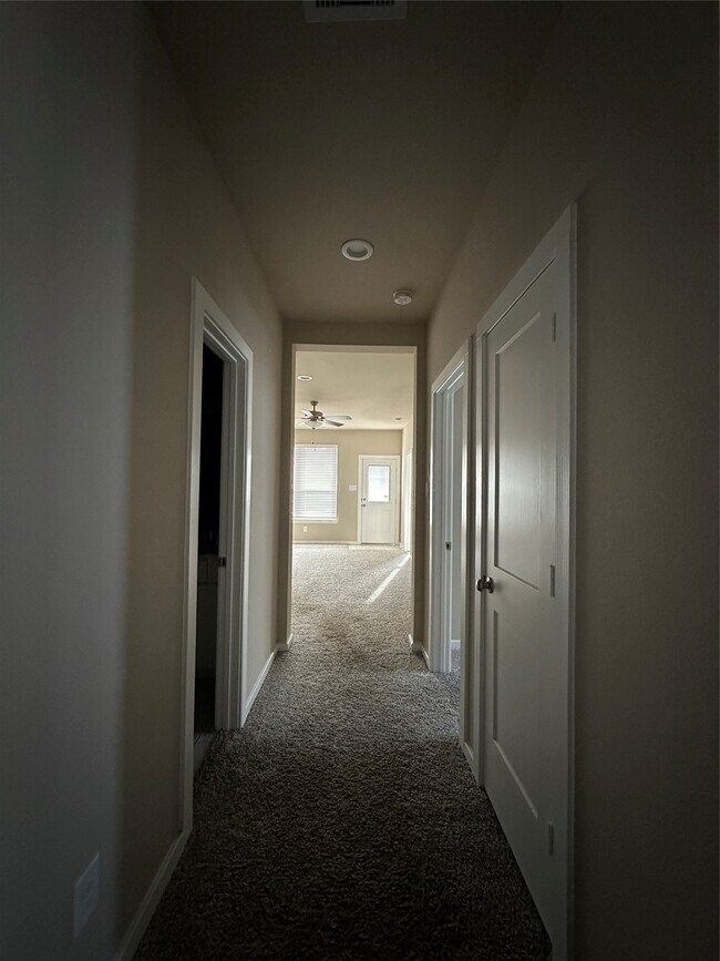 Building Photo - 9442 Starlight Oak Dr