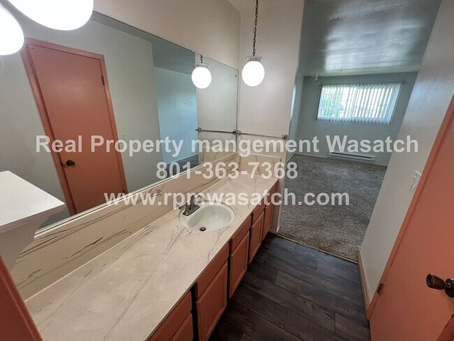 Building Photo - 306 E 700 S