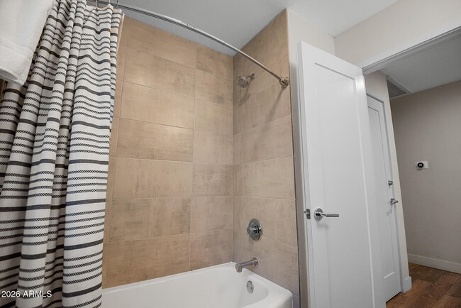 Building Photo - 7243 E Virginia Ave