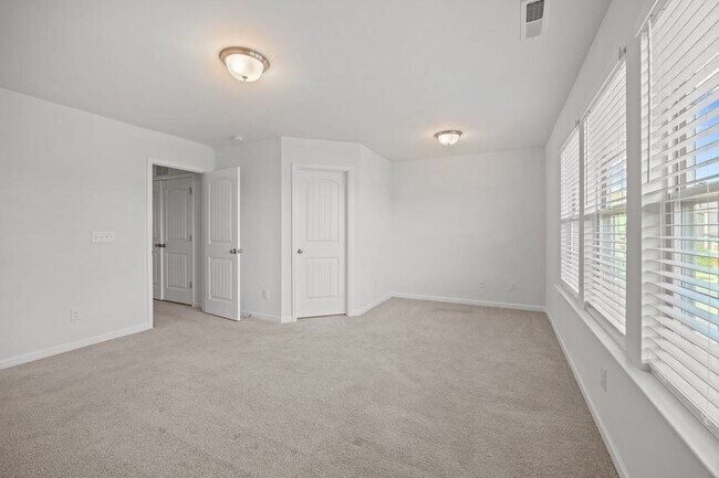 Building Photo - 1709 Shady Oaks Dr