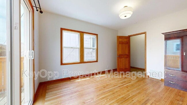 Building Photo - 806 34th Ave