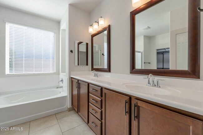 Building Photo - 18467 W Tasha Dr