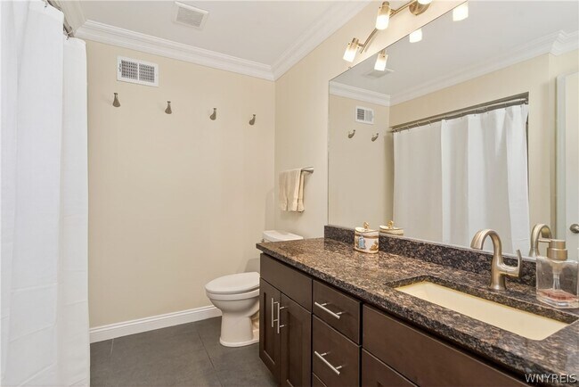 Building Photo - 36 Harbour Pointe Common