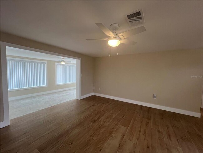 Building Photo - 421 Adams Ct NW