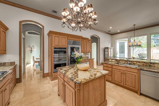 Building Photo - 6049 Arrowhead Dr