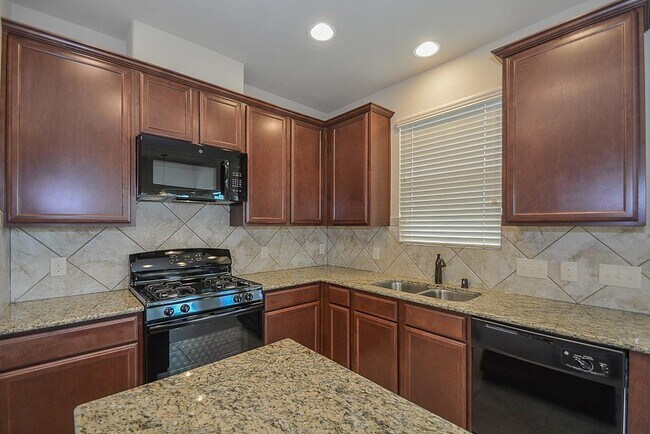Building Photo - 2414 Argos Dr