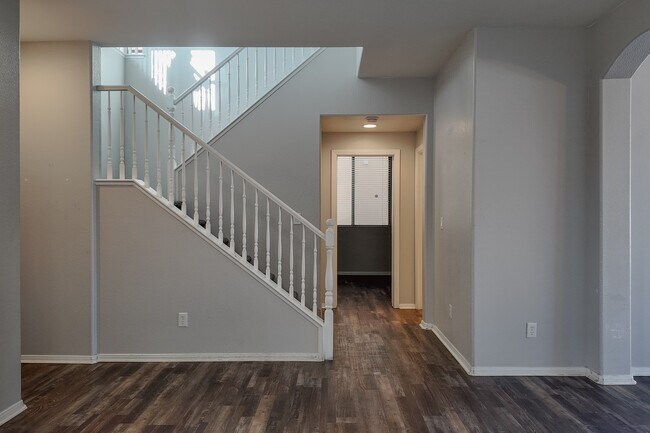 Building Photo - 9222 Cazador St