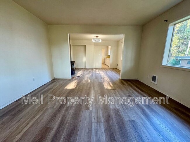 Building Photo - 22402 US-101