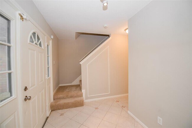 Building Photo - 3423 Hidden Creek Dr