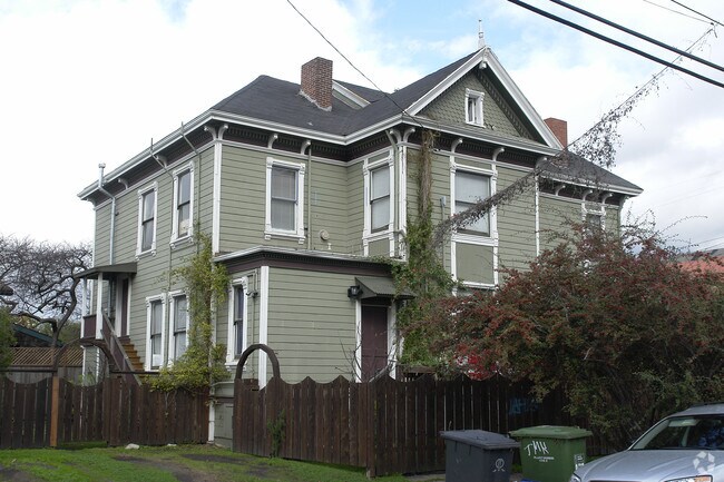 Primary Photo - 2028 8th St