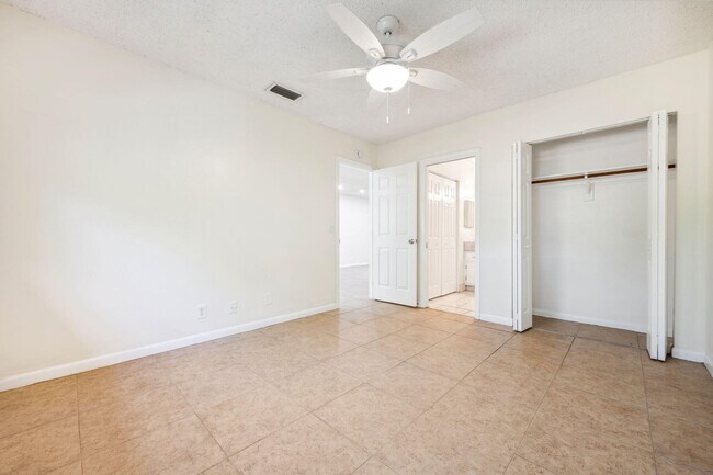 Building Photo - 308 Southwind Ct