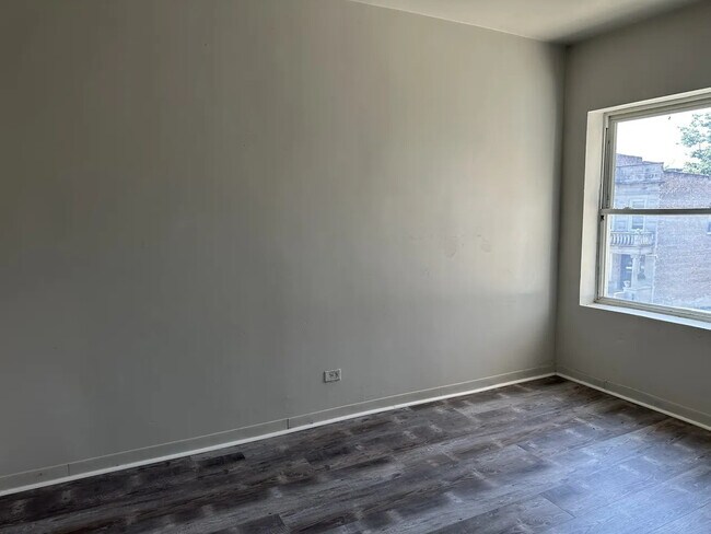 Building Photo - 1307 S Lawndale Ave