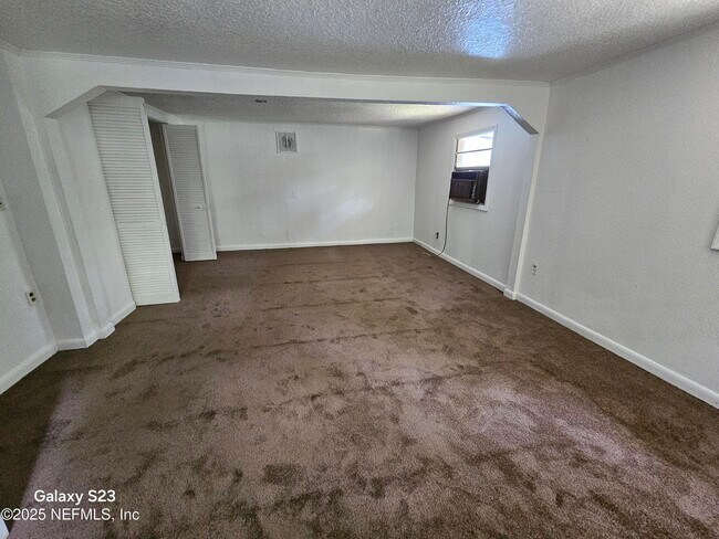 Building Photo - 6526 Ribault Rd