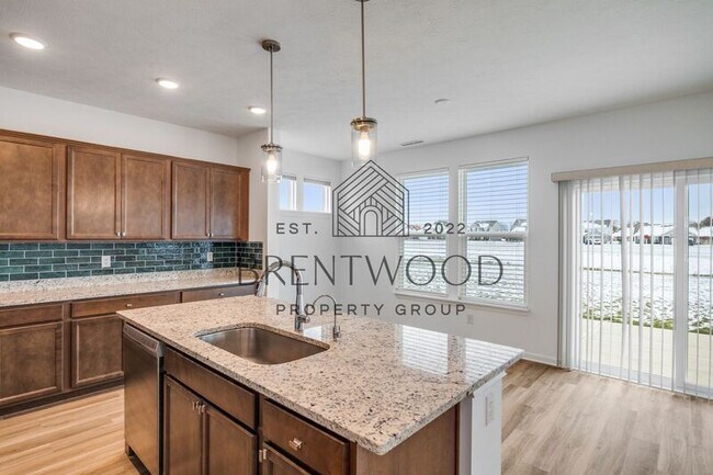 Building Photo - 7237 Gln Pk Wy