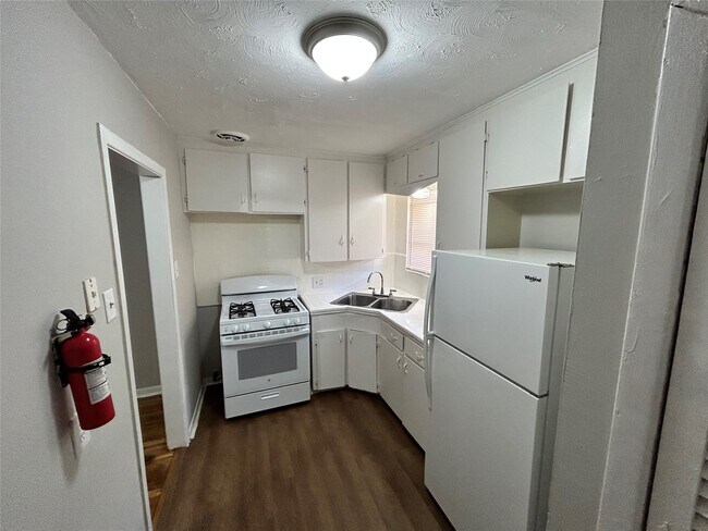 Building Photo - 8807 Timberside Dr