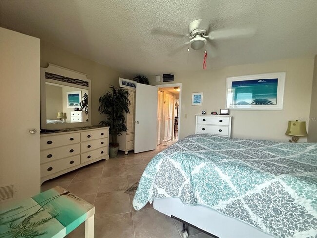 Building Photo - 7420 Bay Island Dr S