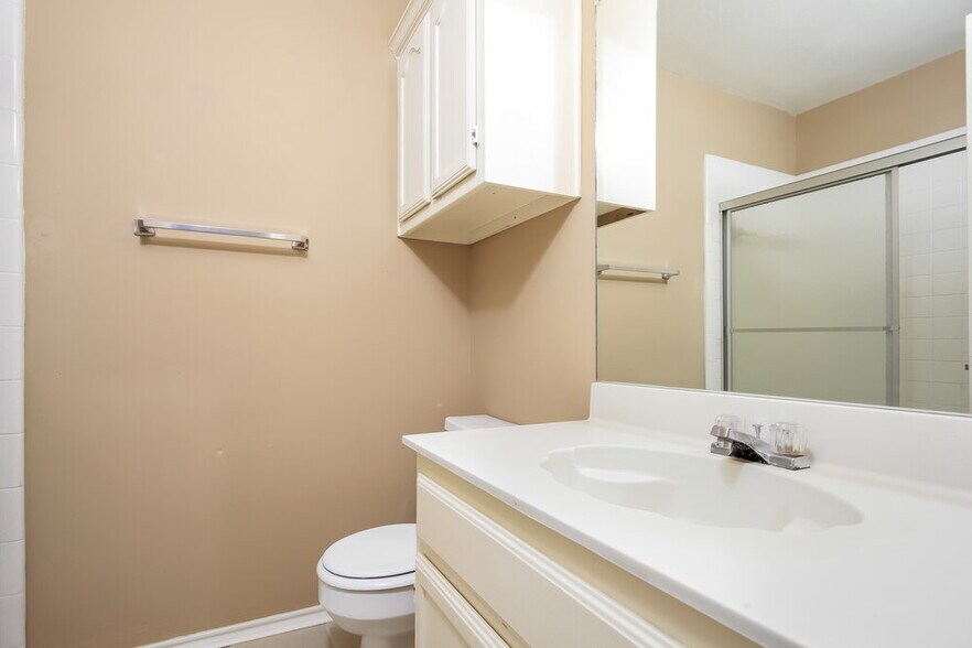 Building Photo - 3011 Renaissance Dr
