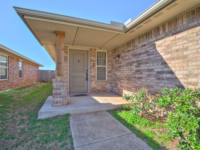 Building Photo - Newer Home in OKC