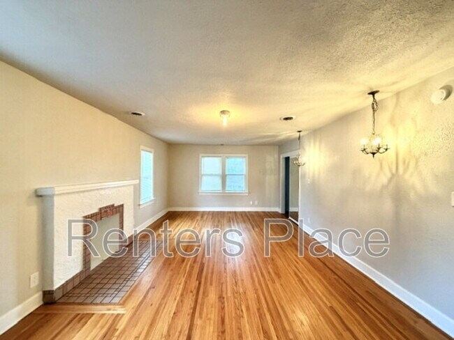 Building Photo - 5524 S Owasso Ave