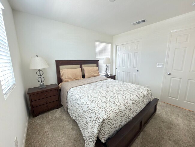 Building Photo - Fully Furnished Home in Inspirada