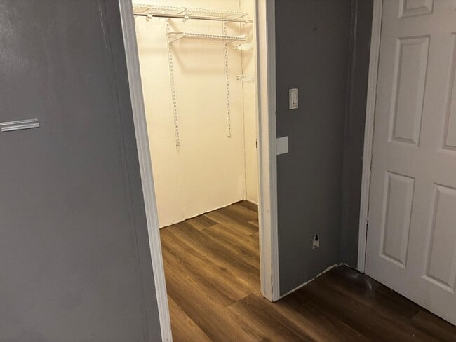 Building Photo - 7406 April Dr