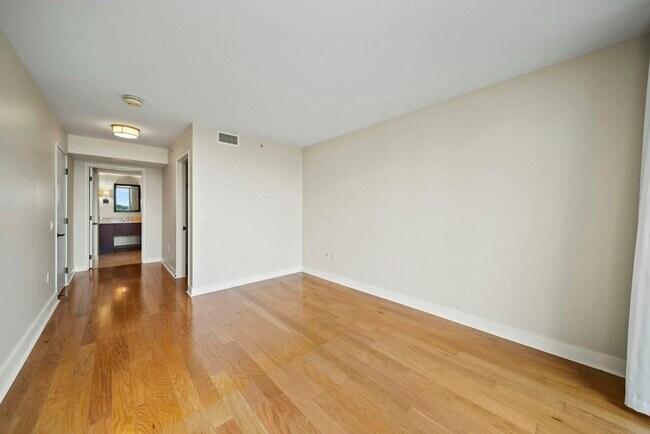 Building Photo - 1551 Ala Wai Blvd