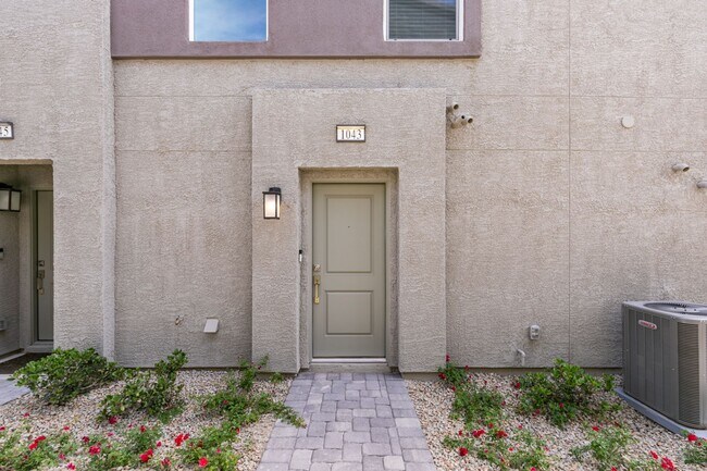 Building Photo - 2024 Lennar-Built Fully Furnished 2BR + Office Space Townhome-Style Condo in Cadence