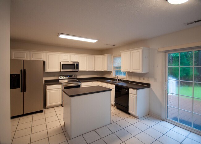 Building Photo - 115 Birdie Ct