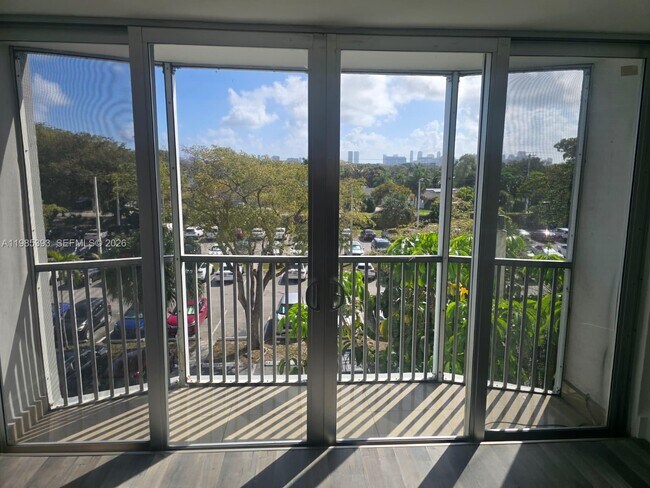 Building Photo - 1780 NE 191st St