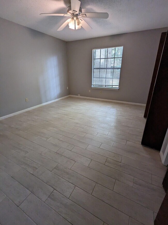 Building Photo - 3419 Thresher Dr