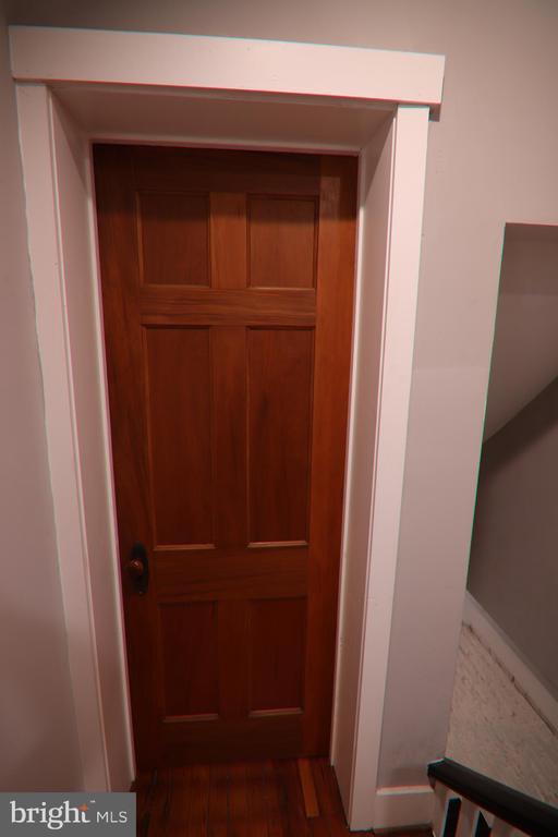 Building Photo - 1223 Haubert St