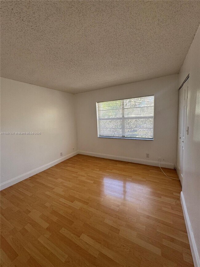 Building Photo - 7025 W Sunrise Blvd