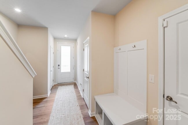 Building Photo - 3133 Hutton Gdns Ln