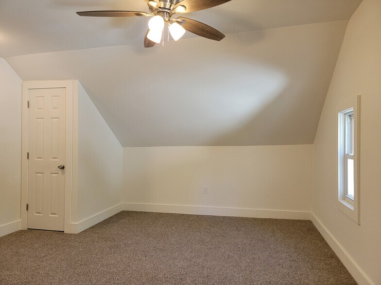 Building Photo - 209 Leaman St