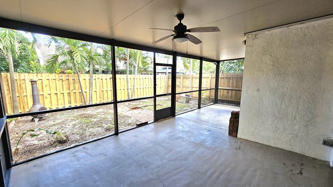 Building Photo - 2948 NW 69th Ct