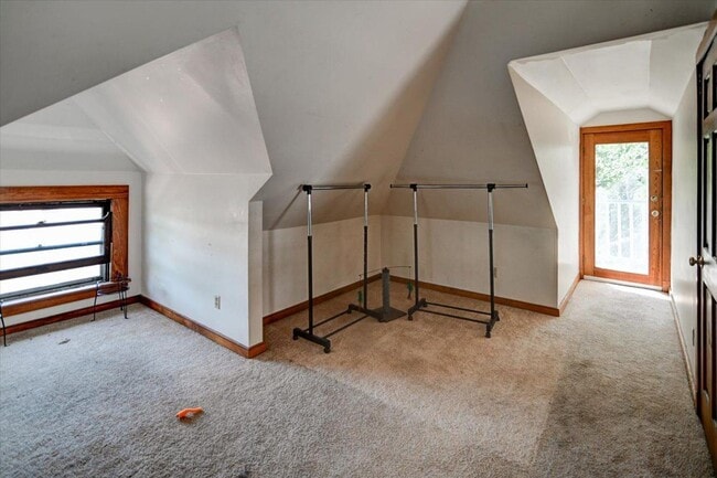 Building Photo - 416 Castle Pl