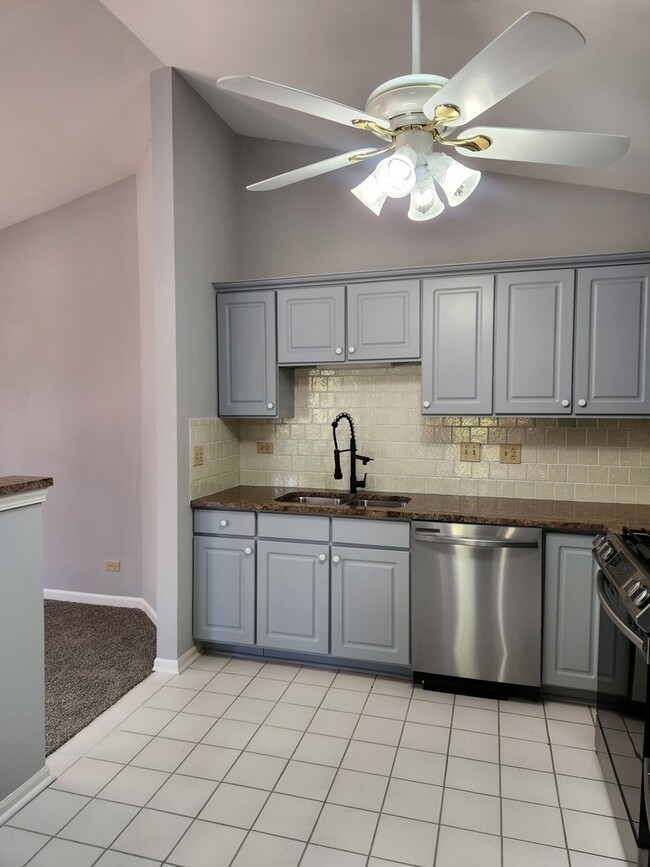 Building Photo - 2753 S Cedar Glen Dr