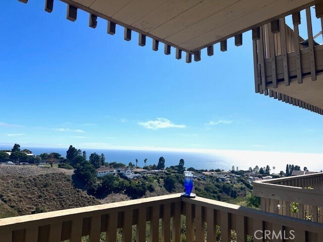 Building Photo - 6526 Ocean Crest Dr