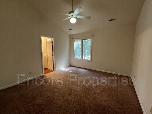 Building Photo - 4201 Sunscape Ln