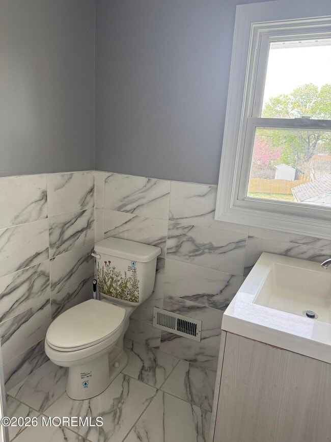 Building Photo - 416 Hooper Ave