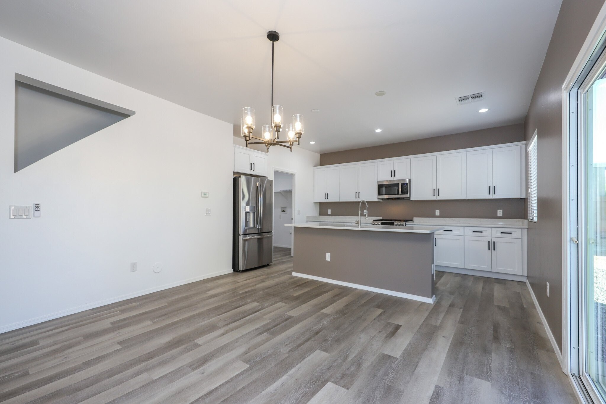 Building Photo - 718 S Harry P Stagg Dr