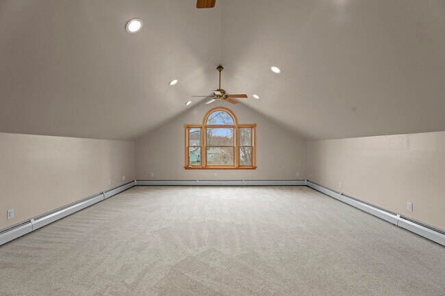 Building Photo - 62 Brookside Ave E