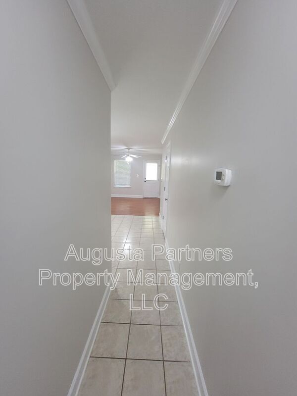 Building Photo - 392 Bowen Falls