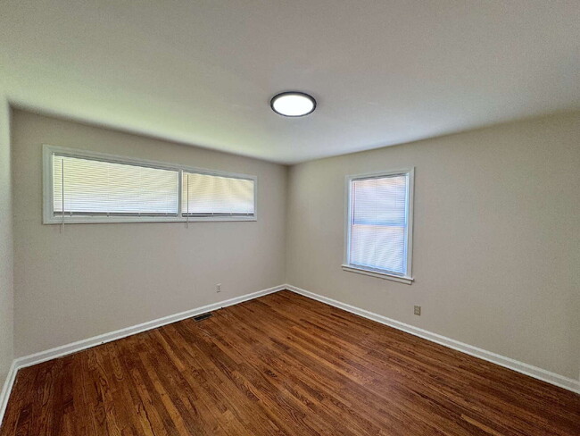 Building Photo - Charming 3 Bedroom Home in Raleigh!